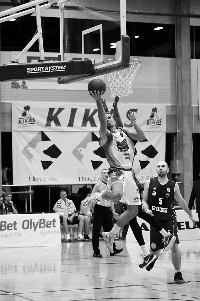 Sporta līdzjutējiem pirmdienas spēle starp Latvijas basketbola flagmani – VEF Rīgas klubu un līgas jaunpienācējiem – Valkas/Valgas komandu, visticamāk, sagādās ne mazums karstu emociju.                                         
Autors:  AIRA VĒRSE