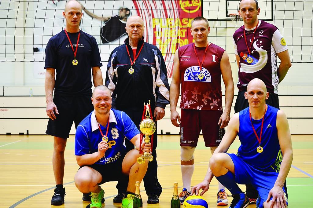 Smiltenes novada čempionātā volejbolā uzvarēja komanda “Mid-Land/Smiltenes piens”. Komandā spēlēja Jānis Lapiņš (1. rindā no kreisās), Normunds Liepa, Rinārs Teters (2. rindā no kreisās), Kārlis Lapiņš, Janeks Ekurs, Egils Mūrnieks un Nauris Anderšmits (fotografēšanās brīdī nebija klāt).                                                 
Autors:  SANDRA PĒTERSONE
