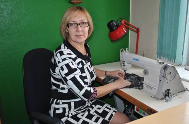 Uzņēmēja Iveta Purmale no Smiltenes izstrādās īpašu lina auduma apģērba kolekciju.