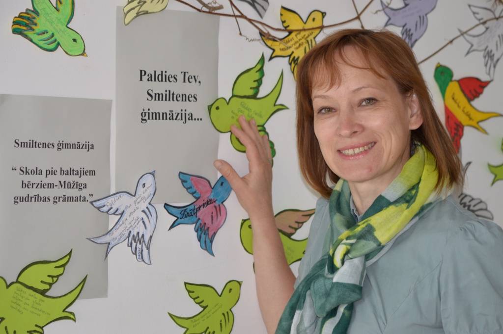 Smiltenes ģimnāzijas absolventiem,  viņu vidū arī šās izglītības iestādes direktorei Velgai Mālkalnei, šo sestdien būs pēdējā iespēja salidojumā apskatīt savu bijušo skolu vēl ģimnāzijas statusā.                      
Autors:  SANDRA PĒTERSONE