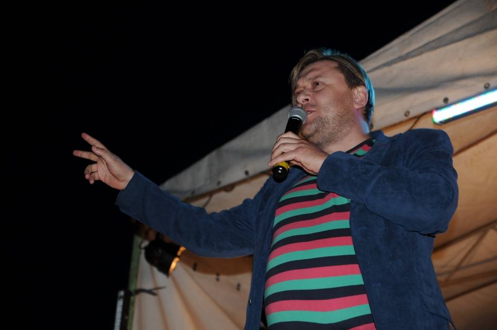 Šaipus Gaujas publika jau ir iemīļojusi Valmieras drāmas teātra aktieri un pirmā Valkas alus festivāla vadītāju Imantu Stradu. Viņš Valkas brīvdabas estrādē būs atkal 6. augustā, kad notiks Melodiskās mūzikas svētki “Vilciens Rīga-Valka”. 
Autors: INGA KARPOVA