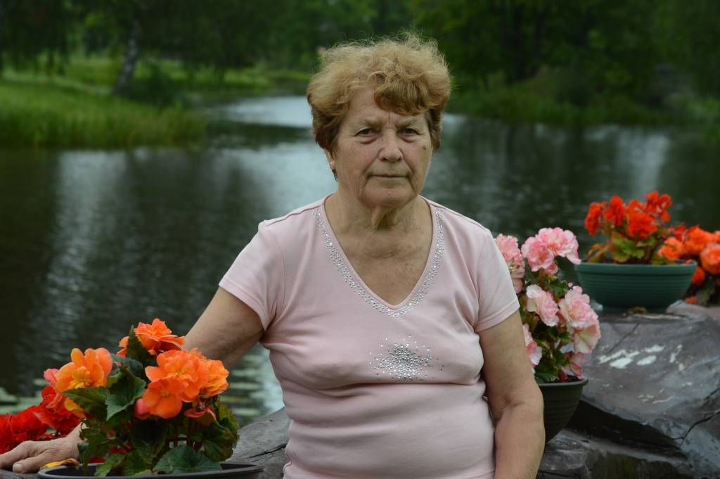 Šodienas gaviļniece blomēniete Vizma Eberharde cilvēkos visaugstāk vērtē to, ka viņi ir patiesi un neliekuļo, un to, ka darbu izdara kārtīgi, nevis pa roku galam.                                                                              
Autors:  SANDRA PĒTERSONE