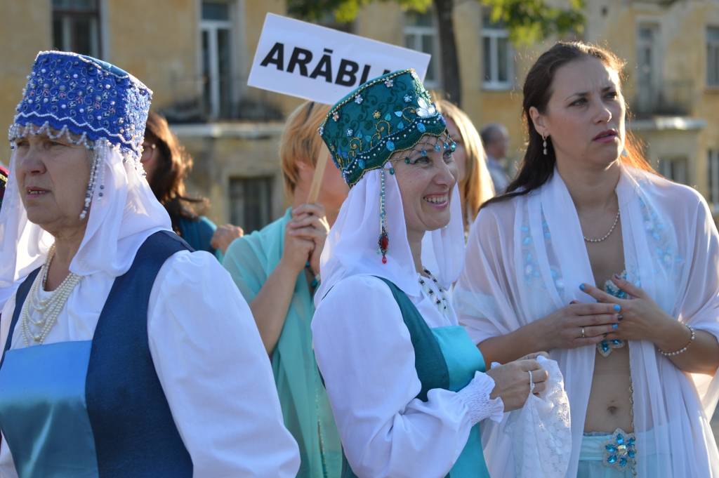Seda ir pilsēta ar savu kolorītu un savām tradīcijām, kurās ieskatu sniedza arī svētku koncerts.