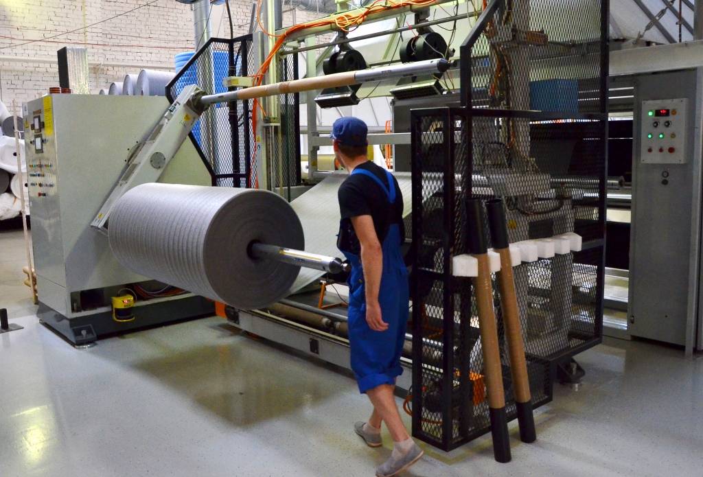 Uzņēmumā “PEPI RER”  ražotais putu polietilēna materiāls ir pieprasīts industriālajā iepakošanā, celtniecībā un citās nozarēs, kur nepieciešami izolācijas materiāli ar triecienu slāpējošām īpašībām, elastību un tamlīdzīgi.