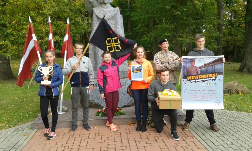 Latvijas Aizsardzības ministrijas organizētajā spēlē “Jaunie Rīgas sargi” 213. vienības jaunsargi izcīnīja pirmo vietu.                                                                                                                                                                 
Autors:  NO VIENĪBAS ARHĪVA