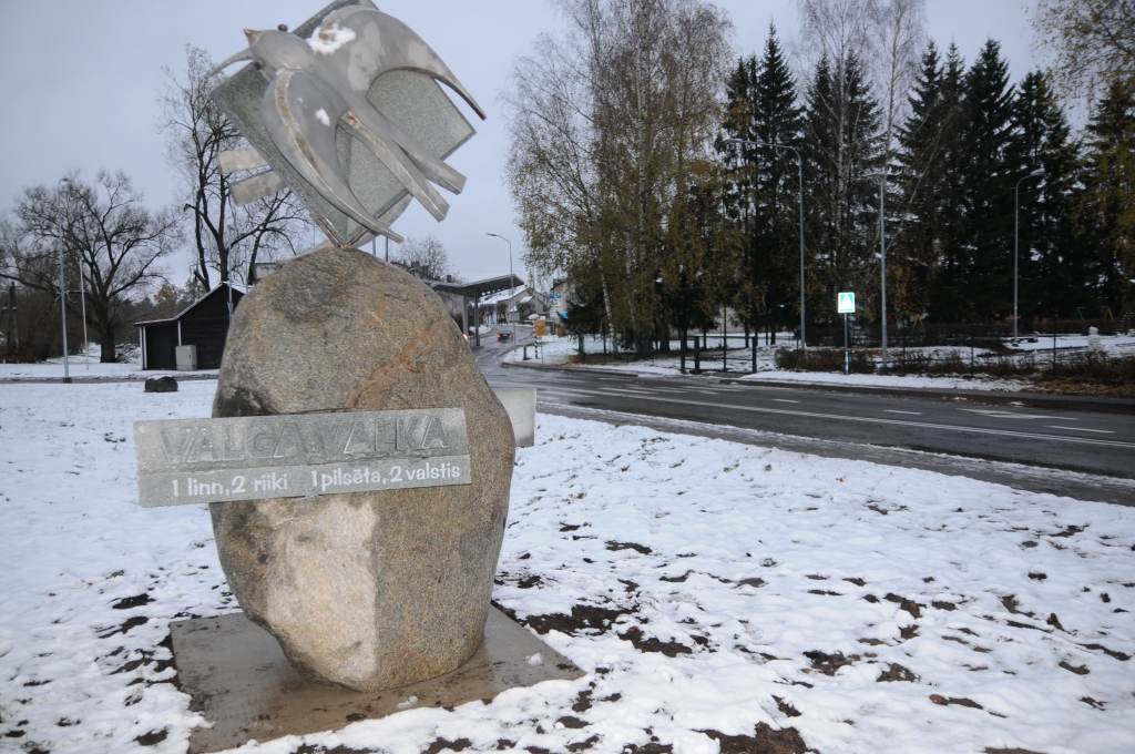 Daļa ziedojumu, kas savākti pērn Lielaja labdarības robežtirgū, izlietoti igauņu pusē uzstādot simbolisku akmeni, kas apliecina Valkas un Valgas draudzību un kopības sajūtu. 

Autors:  INGA KARPOVA