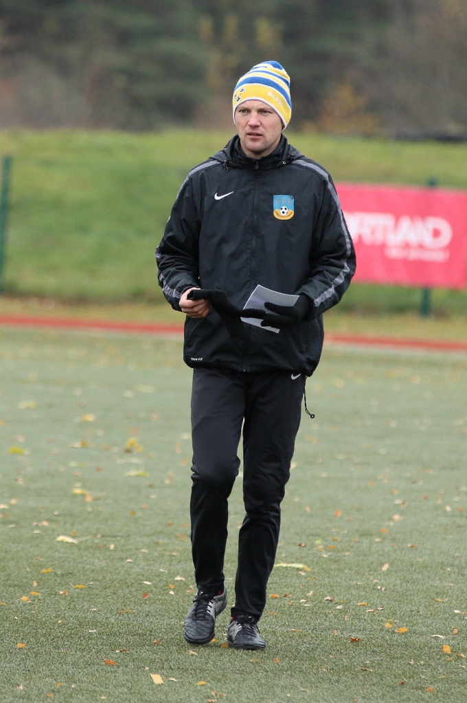 FK “Smiltene/BJSS” 1. līgas komandas treneris Raimonds Dūmiņš atklāj, ka futbolā pats sāka trenēties sešu septiņu gadu vecumā, un priecājas, ka tagad iegūtās zināšanas un uzkrāto pieredzi var likt lietā trenera darbā. 
                                                                                                                                                            
Autors:  SANTA SINKA