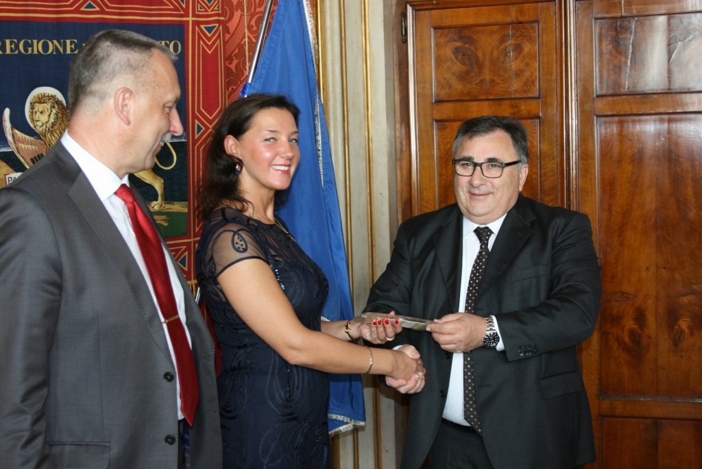 A.Mežulis kopā ar dzīvesbiedri vizītē Itālijā
Autors: no arhīva