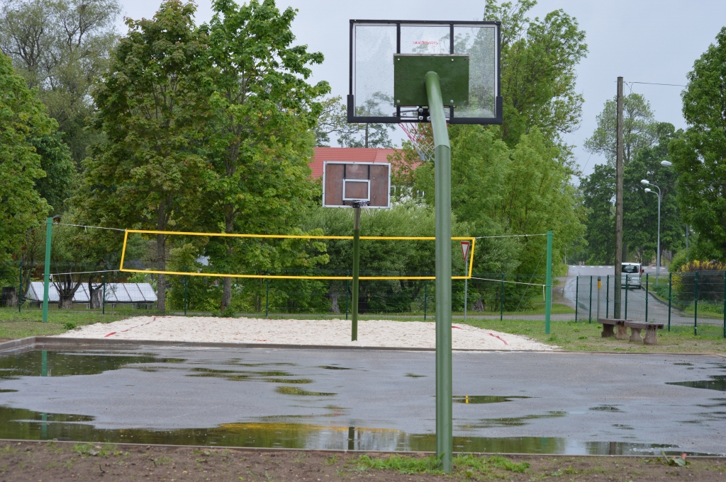 Labiekārtoto aktīvās atpūtas un sporta laukumu Launkalnē atklās 21. jūnijā, kad ciemā svinēs saulgriežu maģijas svētkus. 