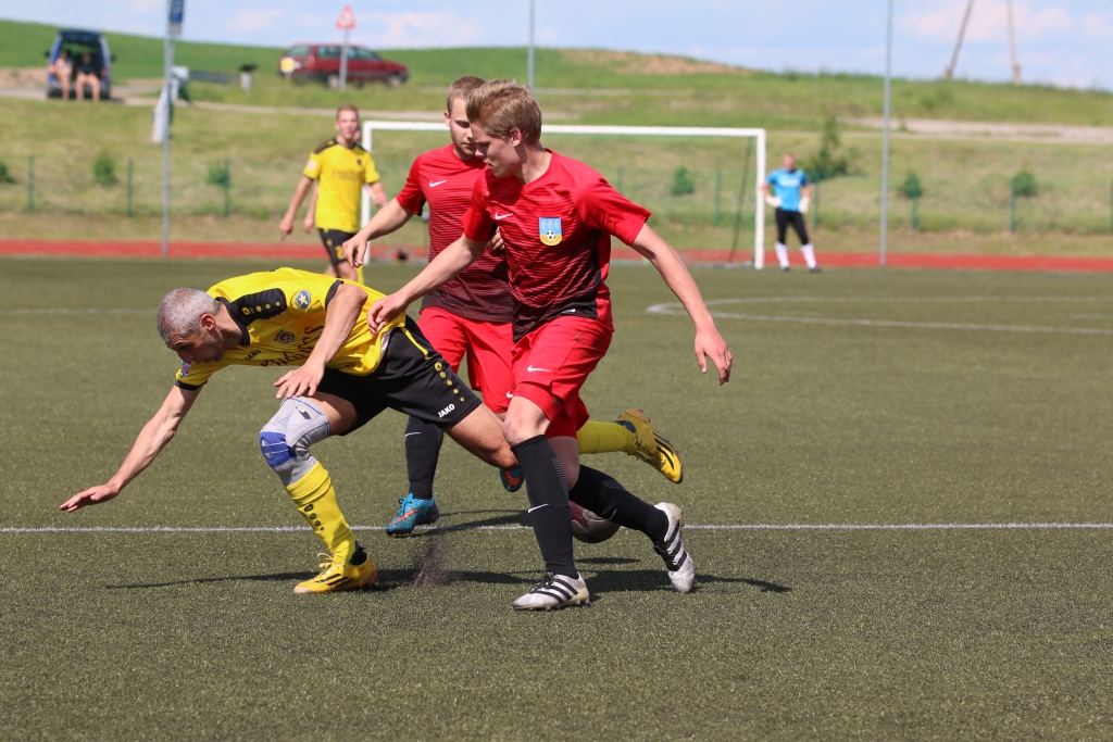 Komanda.lv 1. līgas futbola čempionātā pēc četrām uzvarētām spēlēm savā laukumā FK „Smiltene/BJSS” zaudēja FK „Progress/AFA Olaine” futbolistiem.                                                                                                
Autors:  SANTA SINKA
