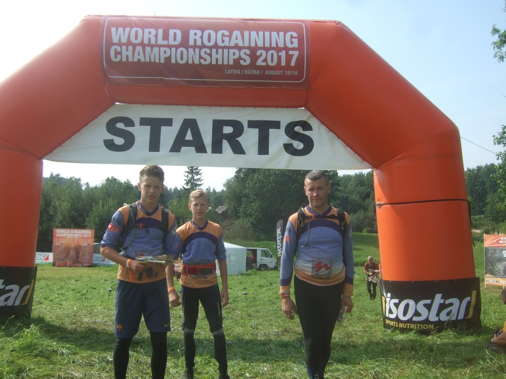 Pasaules čempionātā rogainingā savu izturību pārbaudīja blomēnieši Jurģis Eberhards kopā ar saviem dēliem Rūdolfu un Renāru, kuriem netrūkst iemaņu un neizpaliek arī labu rezultātu.                                                
Autors:  MĀRIS STABIŅŠ