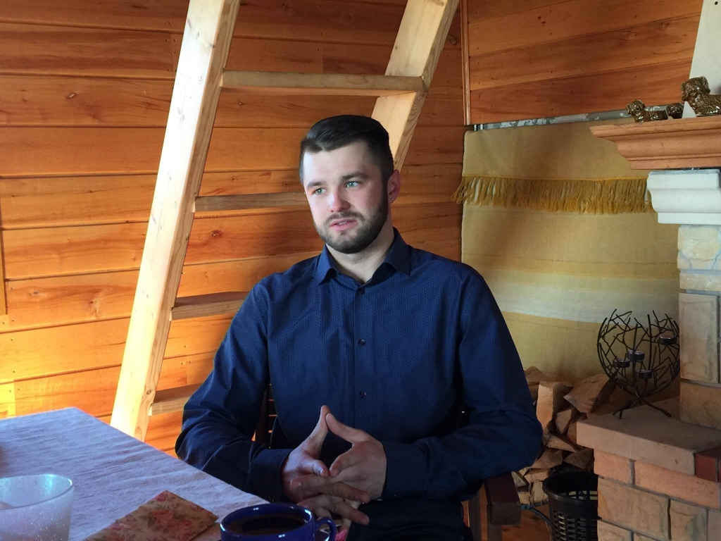 Balvas “Sējējs” laureāts Ērģemes pagasta zemnieku saimniecības “Lejasciņi” jaunais īpašnieks Kristaps Sula uzskata, ka lielākā lauksaimnieku problēma ir nerēķināšanās ar savu laiku.                                                                                                                                                                                           
Autors: FOTO: INGŪNA JOHANSONE 