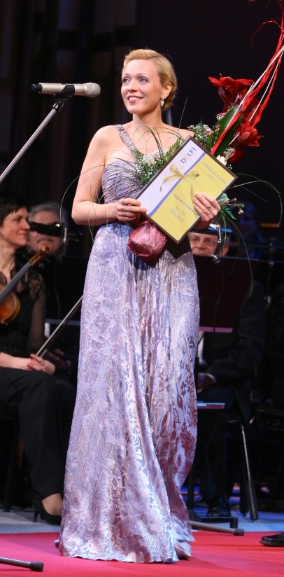 Silga Tīruma 2011. gadā uz Latvijas Nacionālās operas skatuves, saņemot Lielo mūzikas balvu.