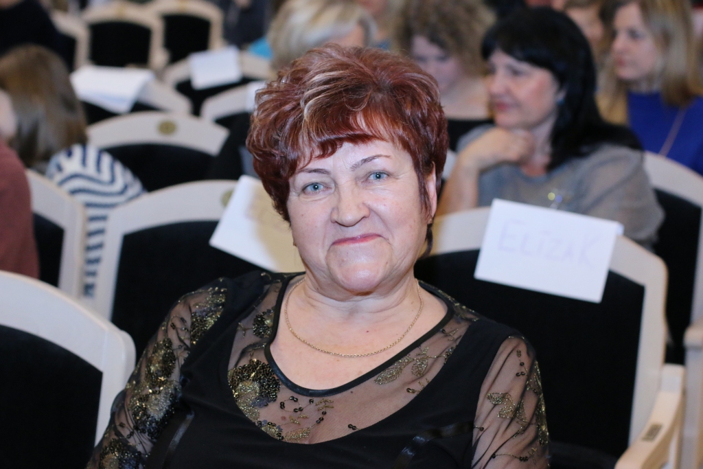  “Manējie ir ļoti 
kustīgi, atraktīvi, sportiski un lieli dejotāji. Lepojos ar saviem jauniešiem, kuri arī mani rauj 
uz visām pusēm un iesaista pasākumos.” 
