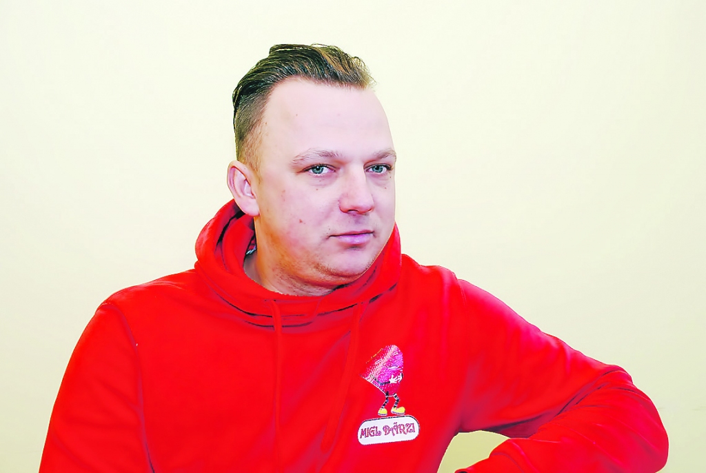 Zemeņu audzētājs Ilmārs Gulbis uzskata, ka zemeņu audzēšana ir sarežģīts process, kas attīstās.
Autors:  DAINIS ĢELZIS