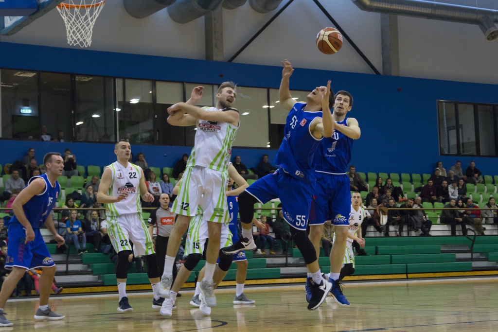 Pēdējo spēli “OlyBet” regulārajā čempionātā “Valka/Valga” aizvadīja pret nupat Baltijas Basketbola līgas vicečempioniem BK “Jūrmala”. Mājiniekiem nācās atzīt viesu pārākumu.                                          
Autors:  TATJANA ALEKSANDROVA