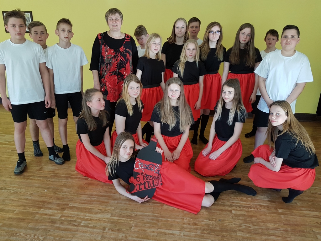 Īpaši pārsteigti un sajūsmināti par iegūto pirmo vietu bija 6.b klases skolēni un viņu atraktīvā un atbalstošā audzinātāja Ilona Būda. 