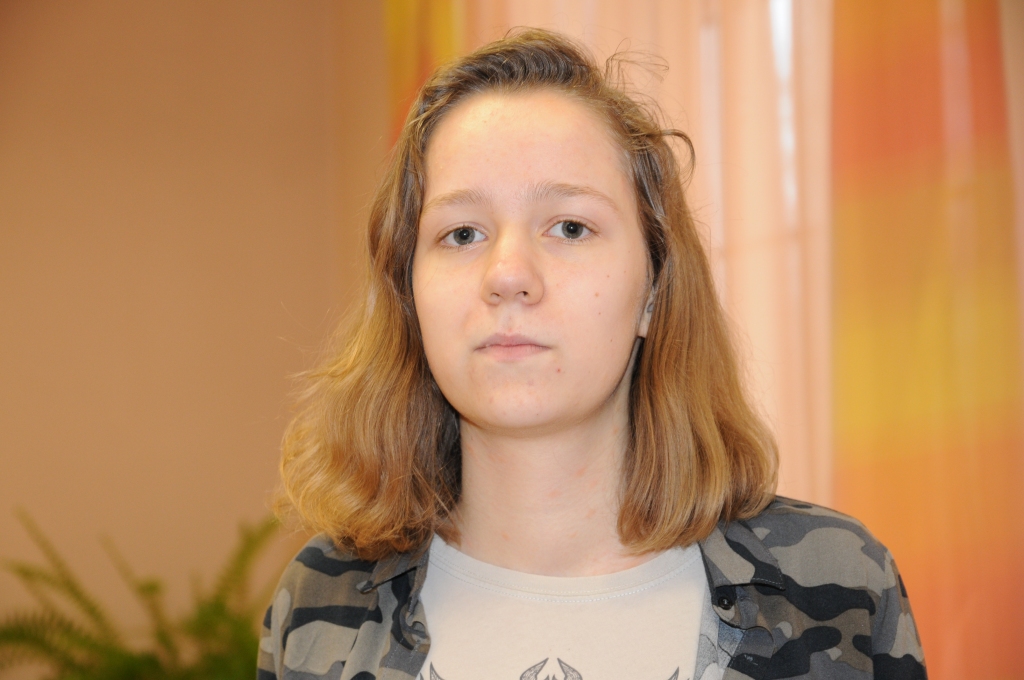 Valkas Jāņa Cimzes ģimnāzijas angļu valodas skolotāja Ingrīda Hedemarka lepojas ar 12. b klases audzēknes Kates Čākures iegūto augsto 3. vietu valsts mēroga angļu valodas olimpiādē.                                                                                                                                                                                             
Autors:  INGA KARPOVA