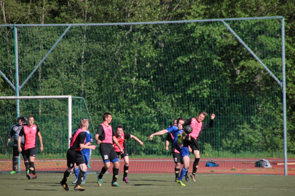Futbola klubs “Valka” ļoti veiksmīgi uzsācis jauno sezonu, arī otrajā spēlē uzvarot FK “Salacgrīva”. 
                                                                                                                                                                        
Autors:  NO FK “VALKA” ARHĪVA