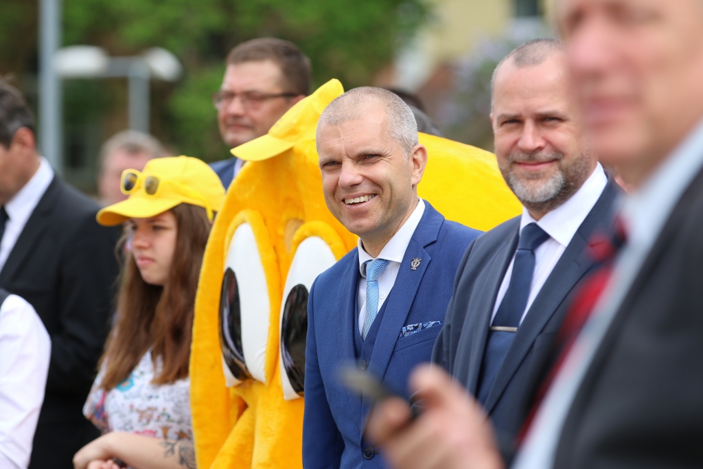 Vidzemes uzņēmēju dienās Valmierā Latvijas Tirdzniecības un rūpniecības kameras padomes priekšsēdētājs Aigars Rostovskis uzsvēra, ka Latvijai ir svarīgi formulēt kompaktu vīziju, lai skaidri identificētos un tas palīdzētu mums kā uzņēmējiem labāk pārdot savas preces un pakalpojumus globālajā tirgū.                              
Autors:  SANTA SINKA