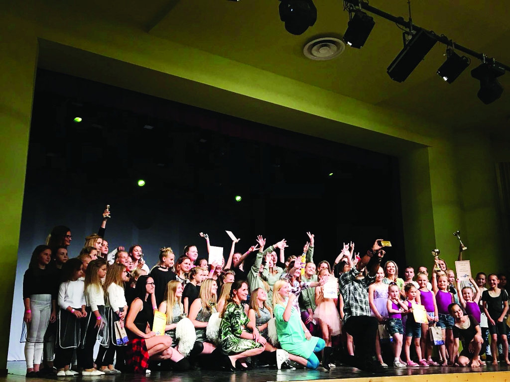 Konkursa “Crystal Dance Cup 2018” dalībieki un žūrijas locekļi.                     
Autors: no Kristiānas Vincjunas personīgā arhīva