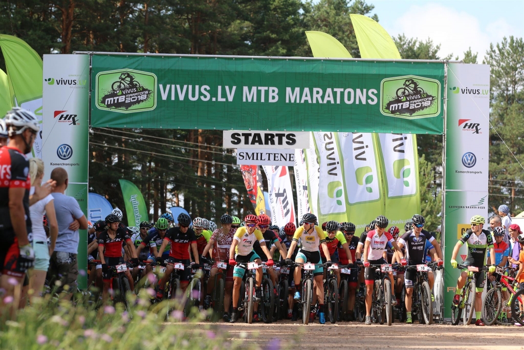 Svētdien, 22. jūlijā, sporta kompleksā “Teperis” startēja Vivus.lv MTB Maratona 5. posms. Maratona distances dalībniekiem karstajā jūlija dienā bija jāveic 52 kilometru gara, tehniski sarežģīta distance. Karsti bija gan tiešā, gan pārnestā nozīmē.
Autors: SANTA SINKA