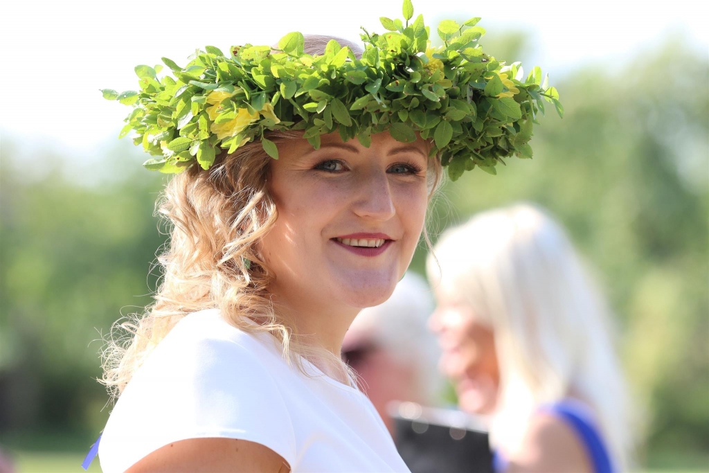 Pirms gaidāmā Tautas mūzikas festivāla Madaru Kalniņu pārņem patīkams satraukums, bet tajā pašā laikā komponiste ir pārliecināta, ka viss izdosies.                                                                                                             
Autors:  SANTA SINKA