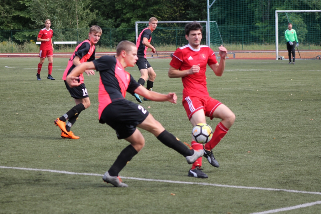 alkas futbolisti revanšējas FK “Lielupe” komandai par nepatīkamo zaudējumu pirmā apļa spēlē Rīgā. 

Autors:  MARIJA VORONOVA UN IVARS LUKOVSKIS