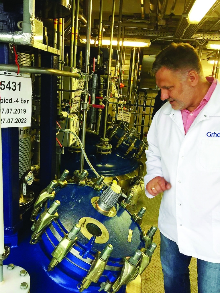 Aktīvo farmaceitisko vielu ražošana ir gana sarežģīts process un, lai to pārzinātu niansēs, Andris mācās un pilnveidojas visu mūžu.