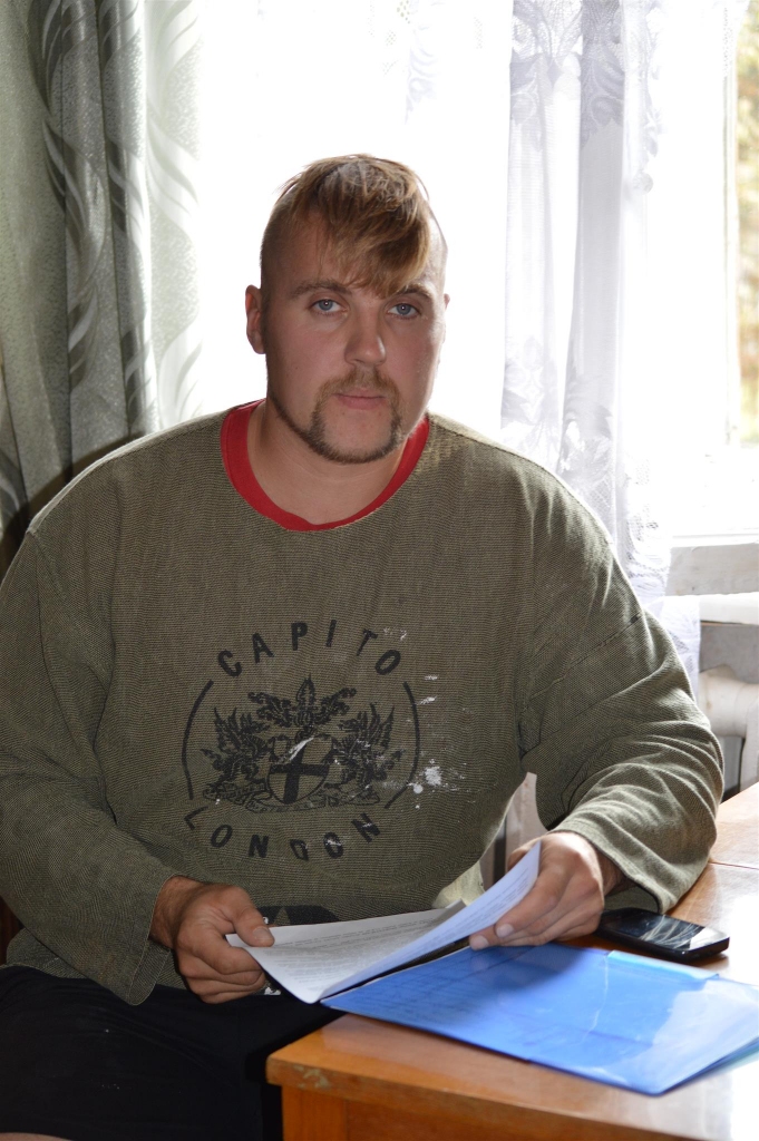 Strenču novada domes lēmumu, kas saka “jā” pašvaldības dzīvokļa izīrēšanai, Marius Sinkjavičs (attēlā), viņa dzīvesbiedre un mazā meitiņa saņēma pēdējā brīdī. Jau bija pieņemts lēmums braukt atpakaļ uz Ungāriju.                                                                                       
Autors:  SANDRA PĒTERSONE