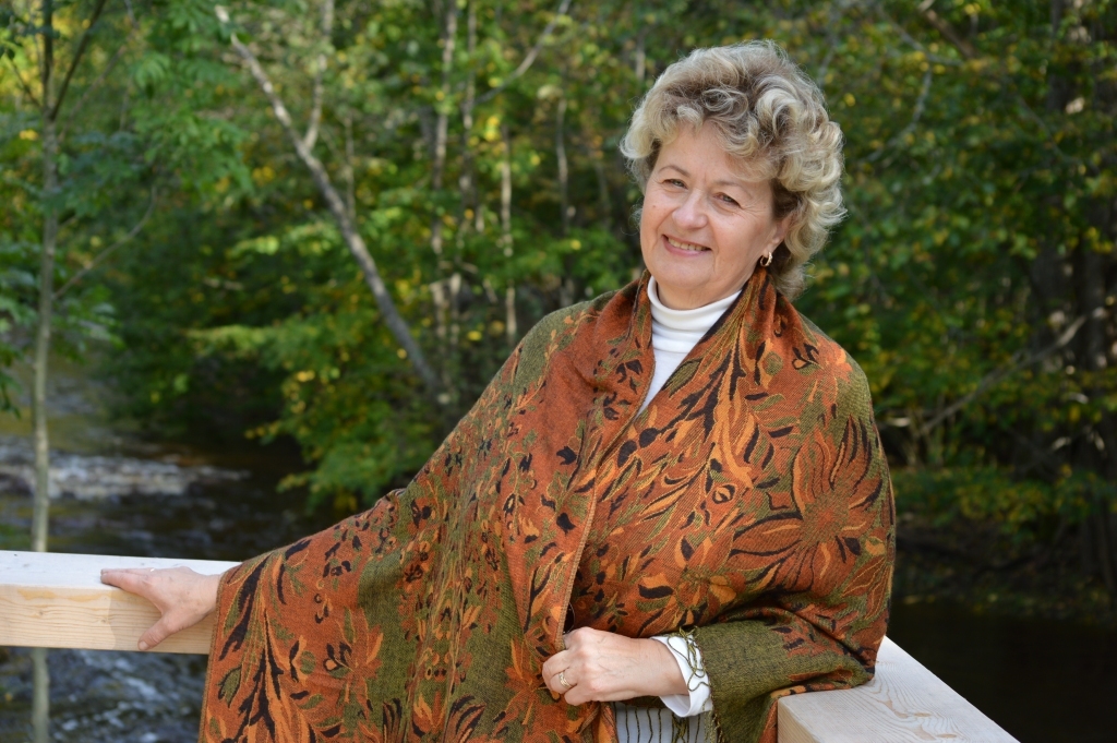 Ja nav naudas lielu lietu paveikšanai dārzā, “Krampīšu” saimniece Ināra Krūmiņa nedomā, ka tāpēc būtu jāsēž bezdarbībā. “Kaut nolauz zariņu un izaudzē spraudeni vai iestādi koku, vai nopļauj grāvmalu,” viņa rosina.