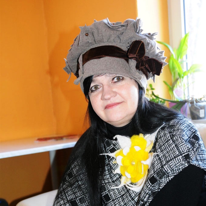 Zvārtavas pagasta viena no biedrības “Artodi laiku sev!” dibinātājām Lilita Ikale aicina nepadoties dzīves pelēcīgumam un artast iespēju radoši izpausties, arī dzīvojot dziļos laukos.  