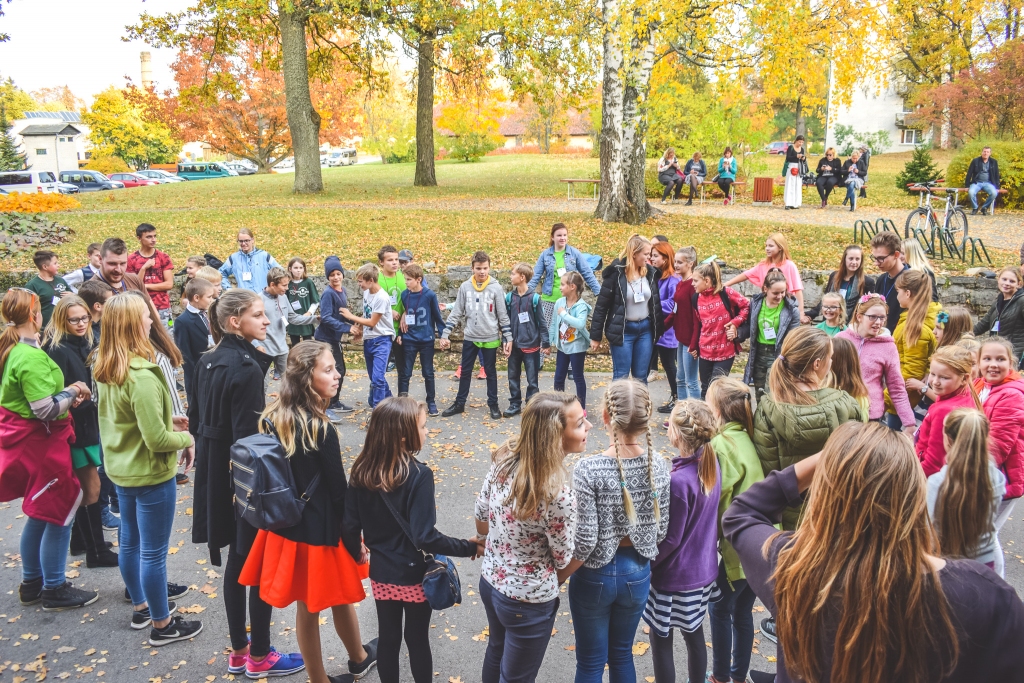 Foruma dalībnieki Kalnamuižas rudens zeltā  jutās lieliski.                                                                        
Autors:  SILVIJA DORŠA
