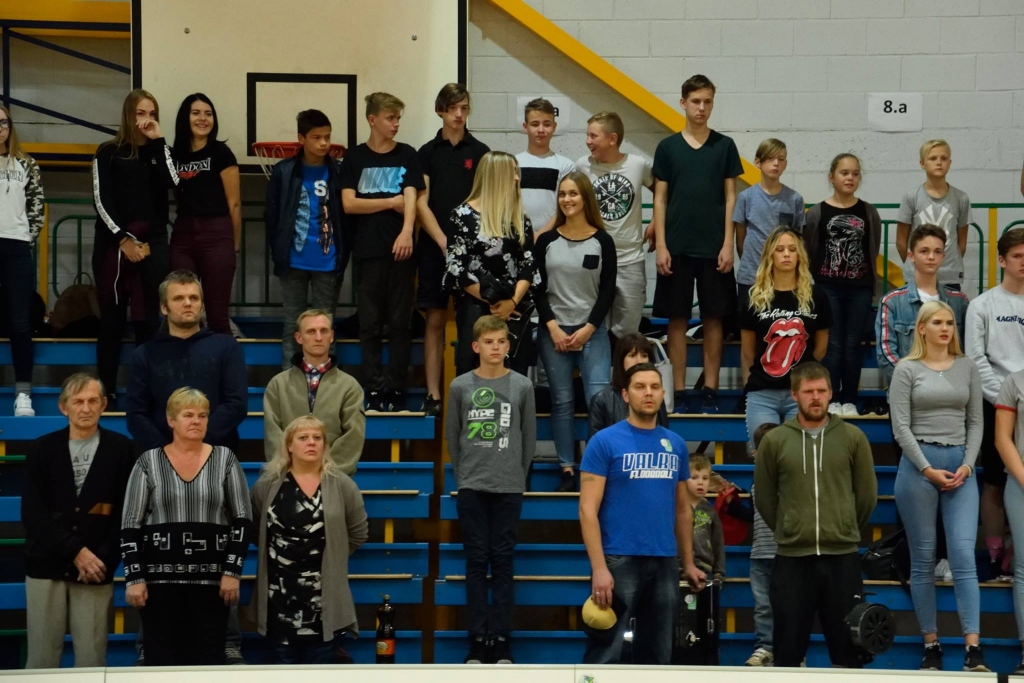 FK “Valka” nākamo mājas spēli aizvadīs ģimnāzijas sporta hallē 26. oktobrī, un tur komandai atkal varēs palīdzēt allaž uzticamie līdzjutēji.                                                                                                                                              
Autors:  VIKTORS VOLOHS
