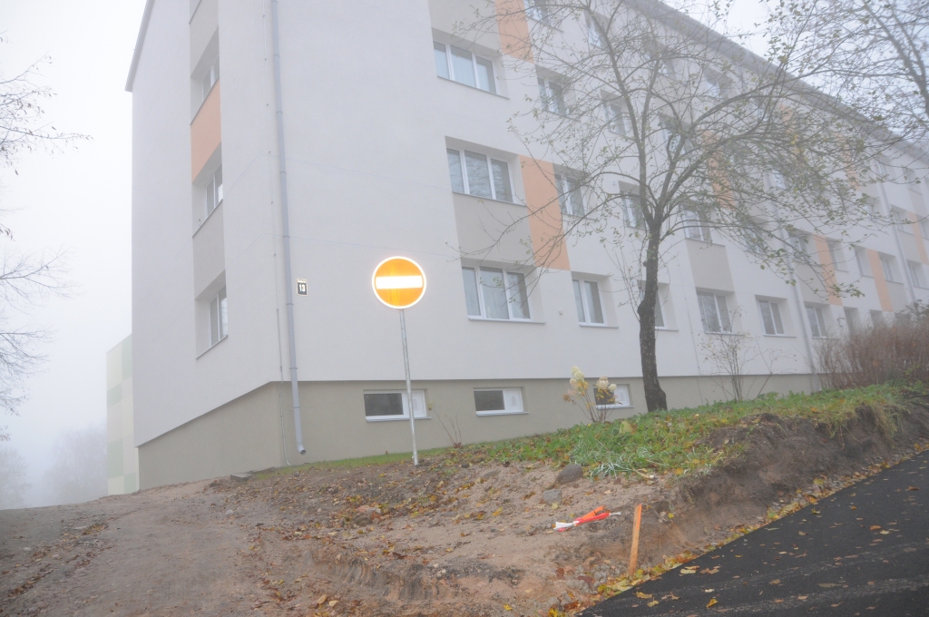 Visticamāk, jau nākamnedēļ būs sakārtota Merķeļa ielas 13. nama priekša, jo to nevarēja izdarīt Siltumapgādes nodaļas veicamo  darbu dēļ.                                                                                                                               
Autors:  INGA KARPOVA
