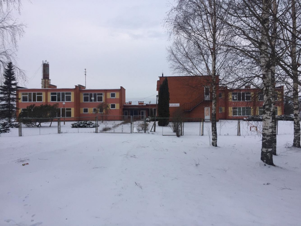 Beidzot bijušās Plāņu pamatskolas ēkai būs pielietojums, šā gada laikā tajā tiks atvērts sociālās aprūpes centrs senioriem.                                                                                                                                                       
Autors:  SANDRA PĒTERSONE