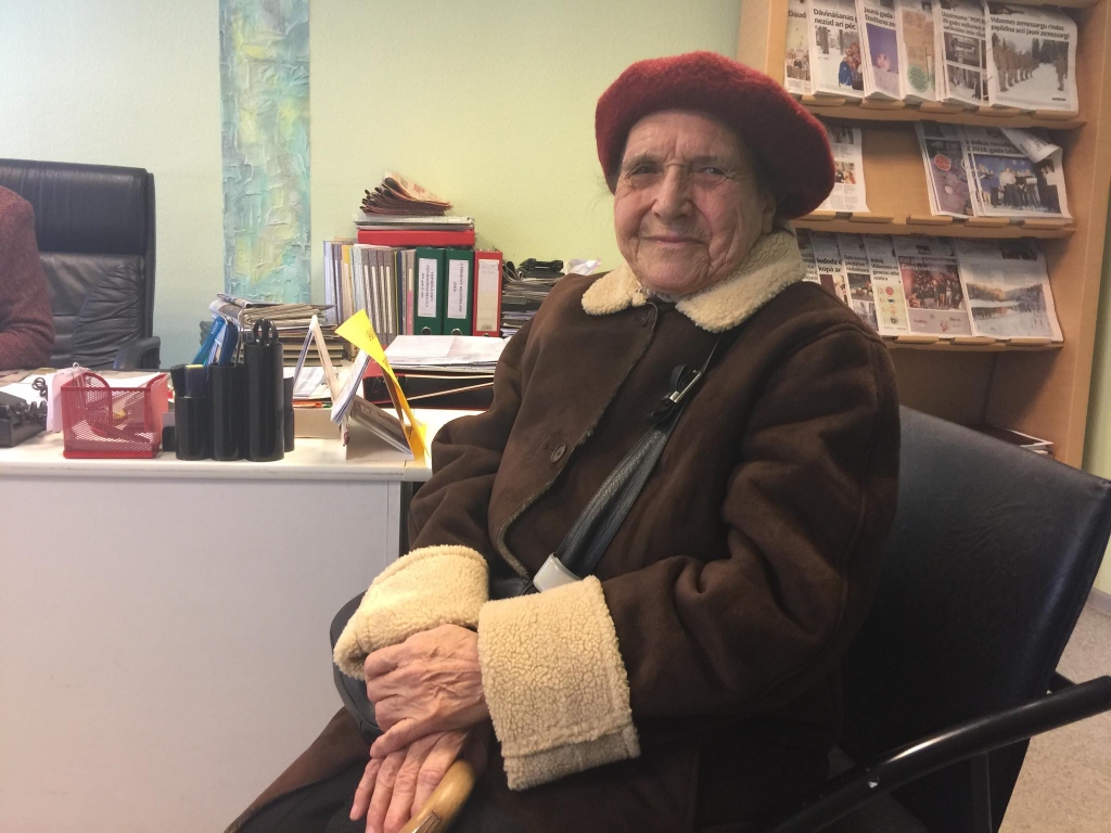 Mirdza Ozola ir viena no mūsu laikraksta uzticīgajām lasītājām.                                                      
Autors:  INGŪNA JOHANSONE