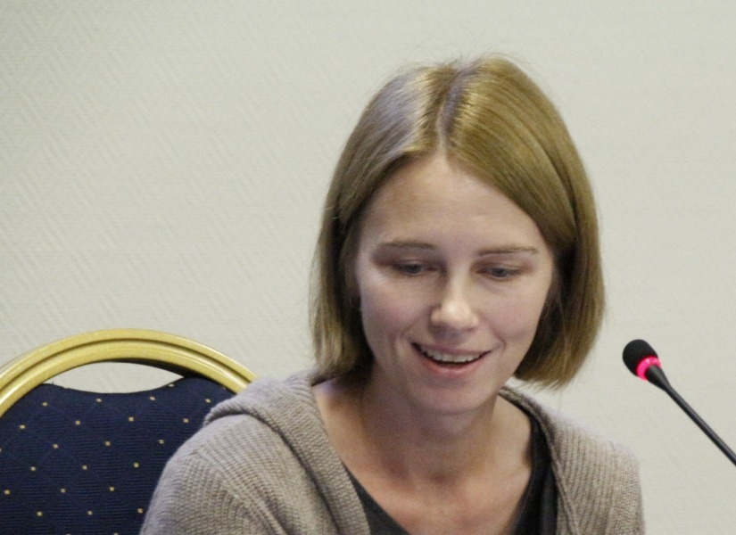 Politiķi nekaunās manipulēt ar melīgām ziņām un klaji melot, lai pievērstu sev uzmanību un gūtu popularitāti. Žurnālistiem jāspēj melus atklāt un atspēkot, uzskata pētnieciskā žurnāliste Evita Puriņa.                         
Autors:  N-OST