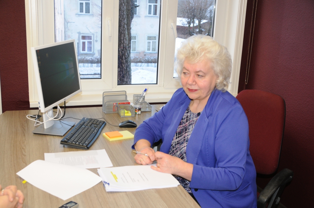 Kooperatīvās krājaizdevu sabiedrības “Ziemeļvidzeme” valdes priekšsēdētāja Ināra Lazdiņa cer, ka četru gadu darbs nebūs bijis veltīgs, lai veiksmīgi strādātu un ar kreditēšanu palīdzētu vietējiem sasniegt dzīvē izvirzītos mērķus.                                                                                                                                                                          
Autors:   INGŪNA JOHANSONE