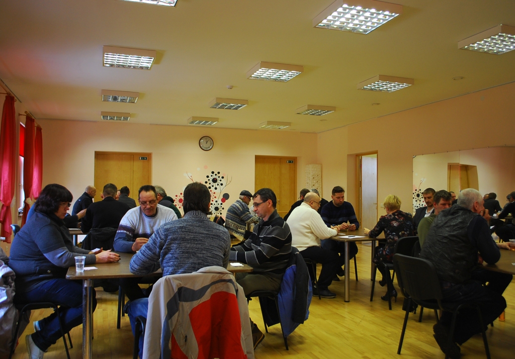 Uz Valkas pagasta Lugažiem, lai parādītu savu spēlēt prasmi, bija ieradušies spēlmaņi ne tikai no Valkas pagasta un novada, bet arī no kaimiņu novadiem – Smiltenes, Strenču un šogad pirmo reizi arī no Naukšēnu novada.                                                                                                       
Autors:  ANCE ANDRĒJEVA-EMPELE