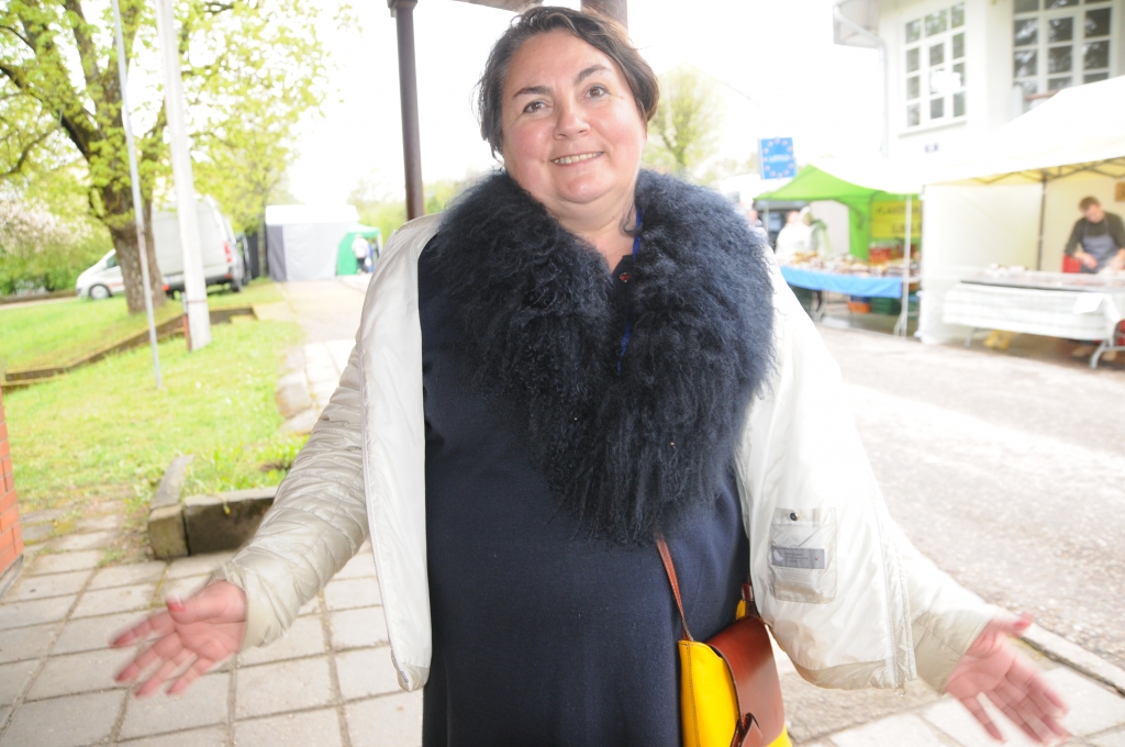 Pēc atļauju un formalitāšu nokārtošanas Valkas mākslas skolas direktores amata pienākumus ne vēlāk kā augusta otrajā pusē sāks veikt vijciemiete un līdzšinējā novada domes kooperācijas speciāliste Sniedze Ragže. 
Autors:  INGA KARPOVA