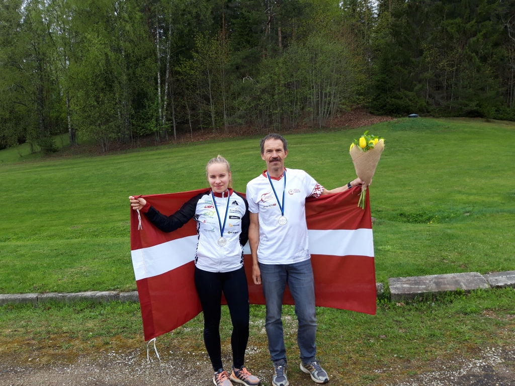 Trenera Māra Stabiņa audzēkne Agnija Caune Pasaules skolēnu čempionātā orientēšanās sportā startēja Latvijas izlases komandas sastāvā, kas kopvērtējumā izcīnīja otro vietu.                                                  
Autors:  NO PERSONĪGĀ ARHĪVA