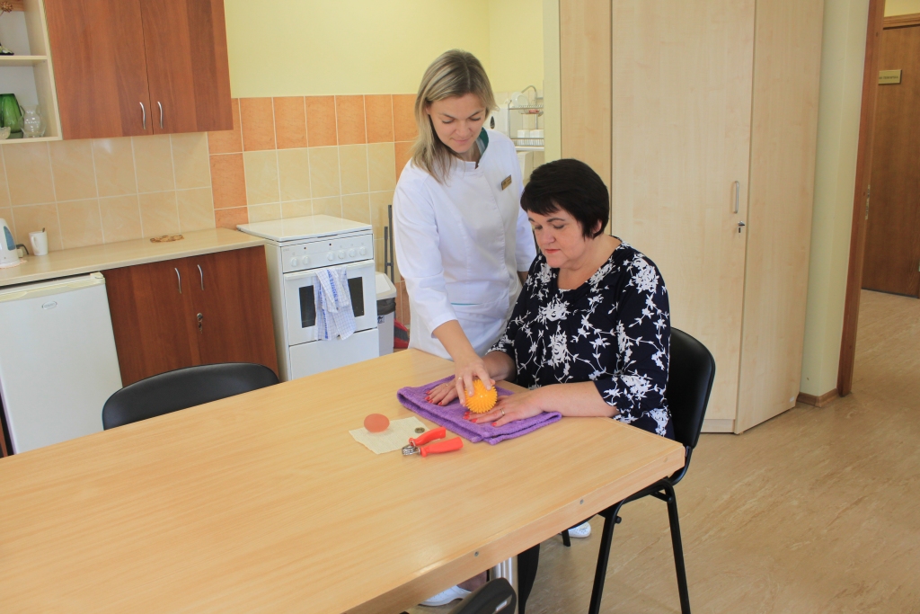 Strenču psihoneiroloģiskajā slimnīcā būtiski palielināts funkcionālo speciālistu skaits, līdz ar to  ir paplašināts pieejamo rehabilitācijas pakalpojumu klāsts gan ambulatori, gan stacionāra nodaļā.       
Autors: NO IESTĀDES ARHĪVA