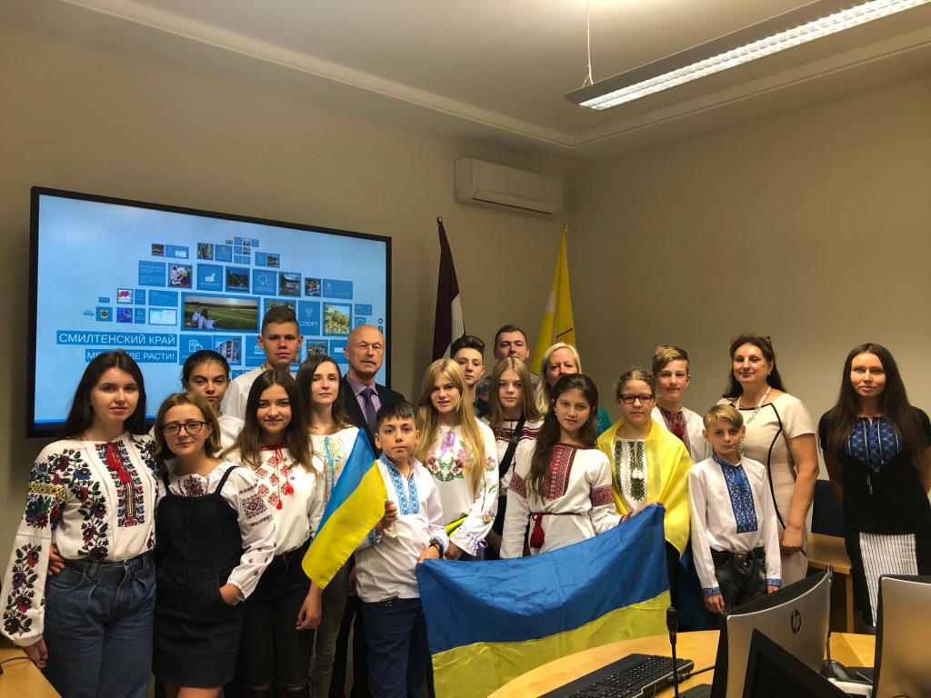 Smiltenes novada pašvaldība otro reizi pie sevis uzņem bērnus un jauniešus no sadraudzības pilsētām Ukrainā, lai dotu iespēju jauki pavadīt brīvdienas.
                                                                                                                                                                                                                                               
Autors: NO PAŠVALDĪBAS ARHĪVA