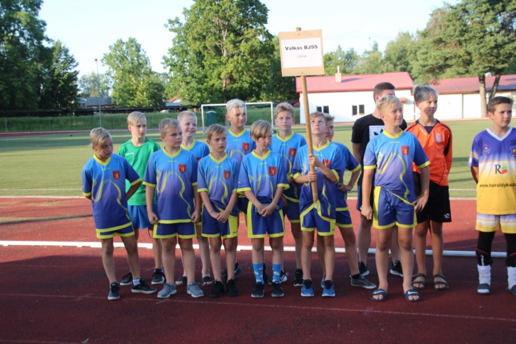 Valkas jaunajiem futbolistiem pietrūka pavisam nedaudz, lai kļūtu par turnīra uzvarētājiem.                     
Autors:   IVO LEITIS