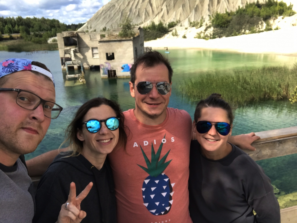 Šī gada velobrauciena četrotne – pa kreisi Valters (rīdzinieks), kurš šajā piedzīvojumā piedalās pirmo reizi, un tradicionālā trijotne Ance, Ilmārs un Marta. Ir pierādījies, ka šāda veida braucienos ir ērti doties četru līdz sešu cilvēku kompānijā.                                                                                                                                                                        
Autors: ANCE ANDRĒJEVA-EMPELE