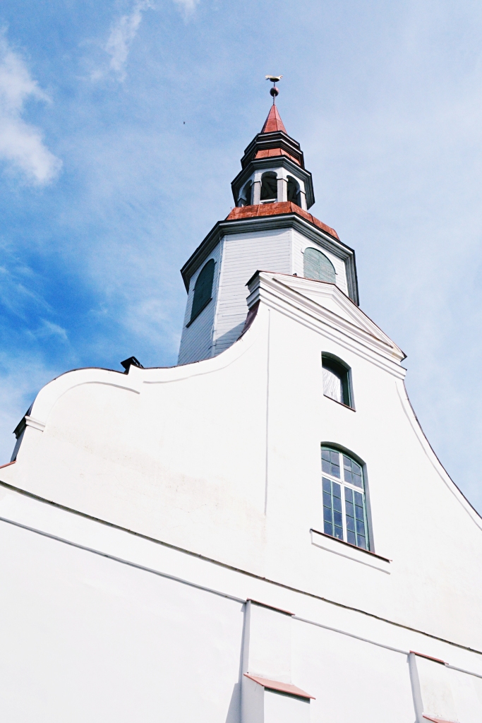Lai vienā no Valkas iecienītākajiem tūrisma objektiem – Valkas–Lugažu evaņģēliski luteriskās baznīcas skatu tornī – būtu iespējams veikt remontu, vietējā draudze lūdz talkā sabiedrību.                                     
Autors:  DACE PŪCE