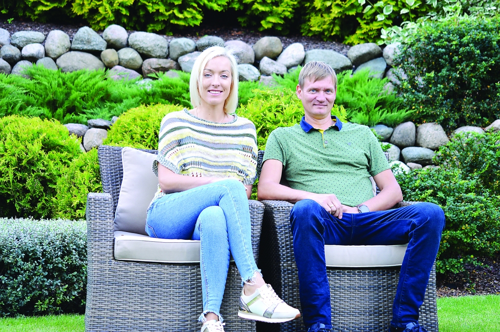 Smiltenieši Linda Rubene-Tupurīte un Jānis Tupurītis īpašumu Blaumaņa ielā 34 iegādājās pirms sešiem gadiem un šajā laikā tur iekopuši estētisku, mājīgu vidi, kurā labi jūtas gan paši, gan viņu viesi.          
Autors:  SANDRA PĒTERSONE