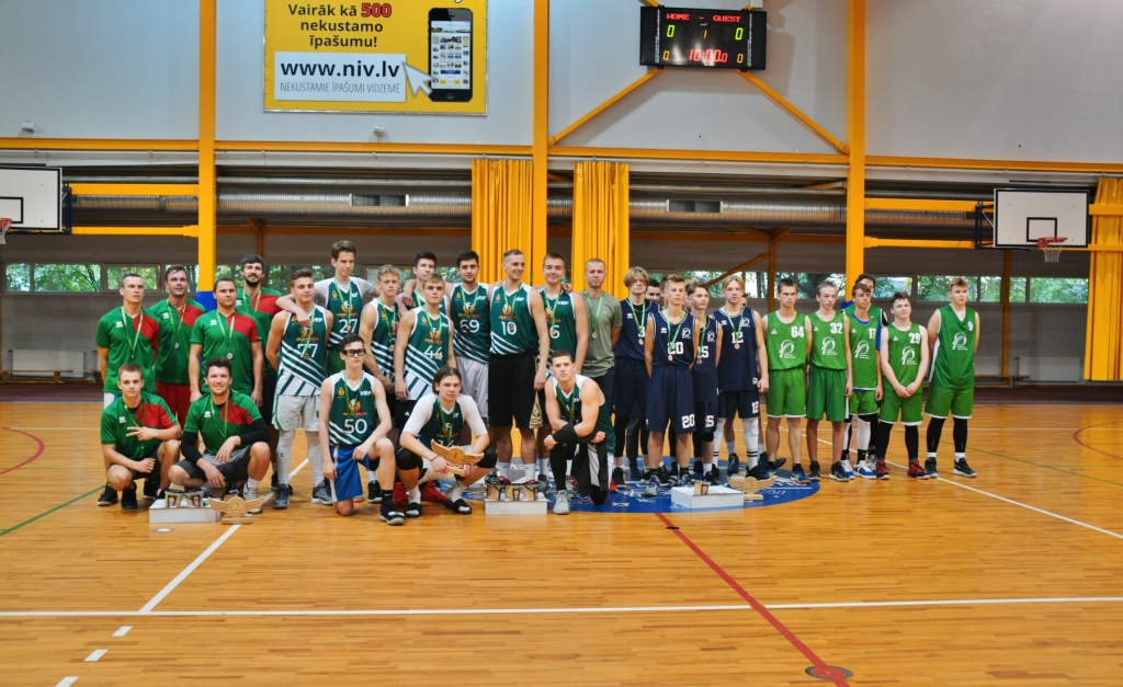 Visas četras basketbola komandas savā ziņā guva nozīmīgas atziņas un pieredzi turnīrā Valkā.      
Autors:  DACE PŪCE