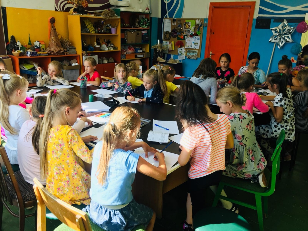 Pulciņš “Mazo lēdiju skola” Valkas novada BJC “Mice” ir viens no šī gada jaunumiem, kas ieguvis lielu popularitāti. 
Autors: DŽEINA ORSKA